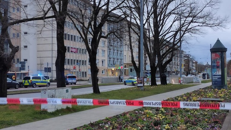 Γερμανία: Δύο όμηροι μέσα σε φαρμακείο της Καρλσρούης – Η αστυνομία απέκλεισε την περιοχή