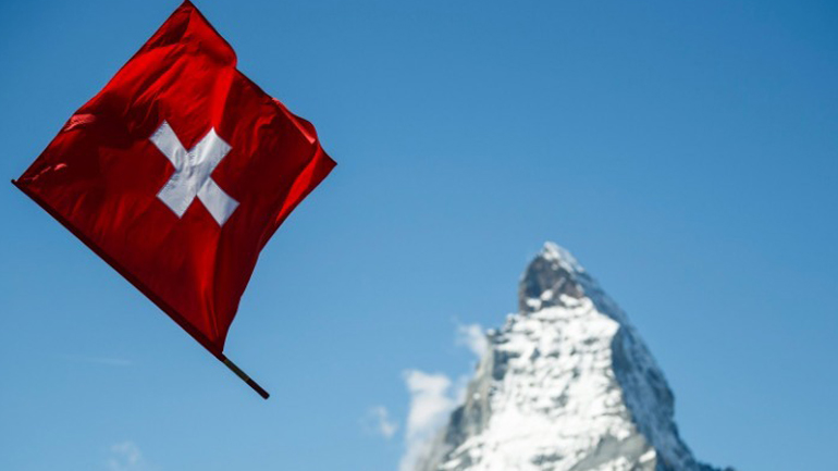 H Eλβετική κυβέρνηση αρνείται την επανεξαγωγή όπλων στην Ουκρανία