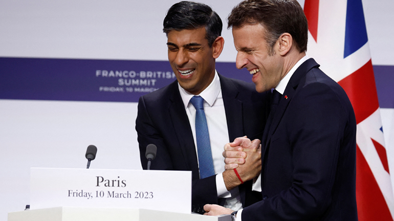 Ο Μακρόν χαιρετίζει μια νέα αρχή στις διμερείς σχέσεις Γαλλίας – Βρετανίας