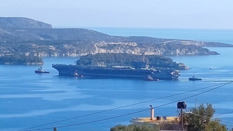 Χανιά: Κατέπλευσε στη Σούδα το αεροπλανοφόρο «USS George H.W. Bush»