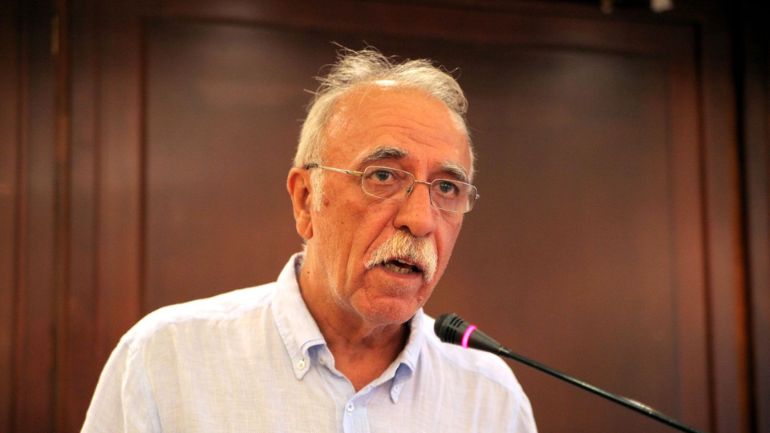 Ίλιον: Προπηλάκισαν τον Δημήτρη Βίτσα σε συγκέντρωση διαμαρτυρίας για τα Τέμπη