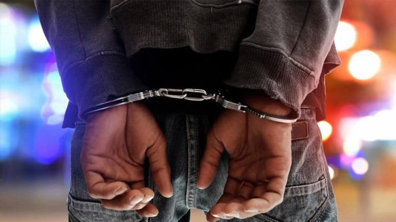 Χανιά: Εκτός από τη σύντροφό του, χτύπησε και την κόρη του – Συνελήφθη ο δράστης