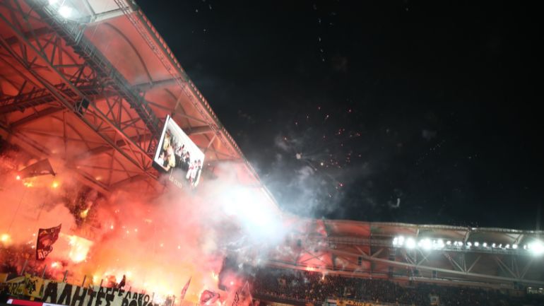 Ένταση και δακρυγόνα στη Ν. Φιλαδέλφεια