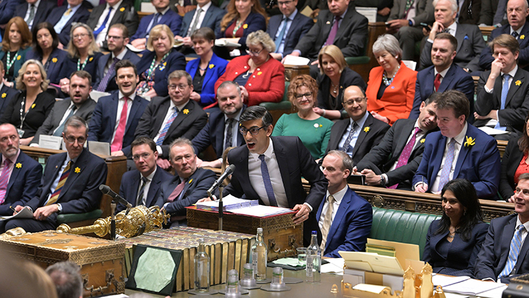 Βρετανία: Νέο νομοσχέδιο για την παράτυπη μετανάστευση προκαλεί έντονες αντιδράσεις Βρετανία: Νέο νομοσχέδιο για την παράτυπη μετανάστευση προκαλεί έντονες αντιδράσεις