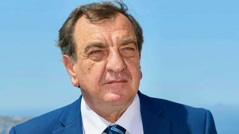 Στον εισαγγελέα ο δήμαρχος Θήρας, Αντώνης Σιγάλας, έπειτα από καταγγελίες για περιβαλλοντικές παραβάσεις