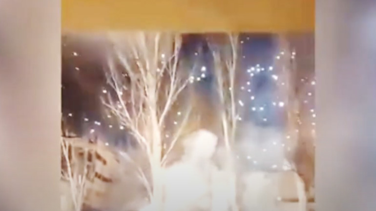 Βίντεο σοκ με την «ωμή» επίθεση Πούτιν στην Ουκρανία με βόμβες θερμίτη