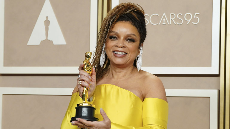 Ρουθ Ε Κάρτερ: Η πρώτη Αφροαμερικανίδα ενδυματολόγος που κερδίζει δύο Όσκαρ