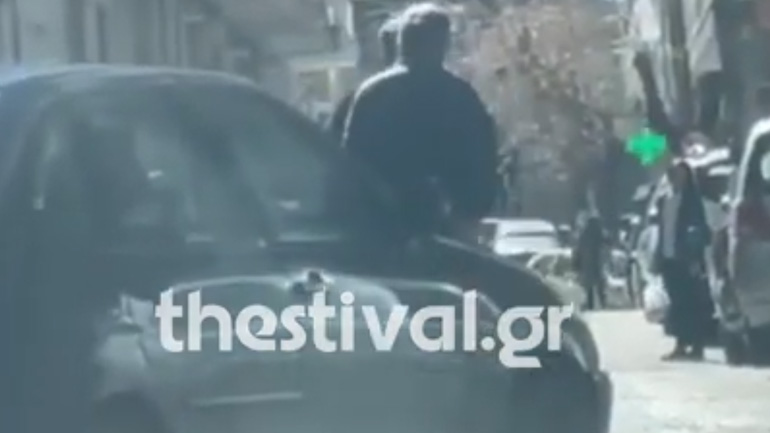 Θεσσαλονίκη: Πήγε να του επιτεθεί με τσεκούρι στη μέση του δρόμου Θεσσαλονίκη: Πήγε να του επιτεθεί με τσεκούρι στη μέση του δρόμου