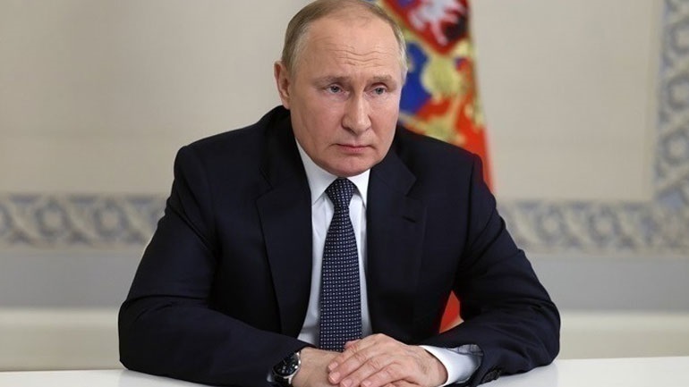 Ο Πούτιν λέει ότι η Ρωσία πολεμάει για την ίδια την ύπαρξή της