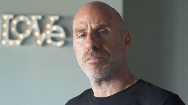 Στέφανος Ξενάκης: Αποφυλακίστηκε ο συγγραφέας των best sellers αυτοβελτίωσης