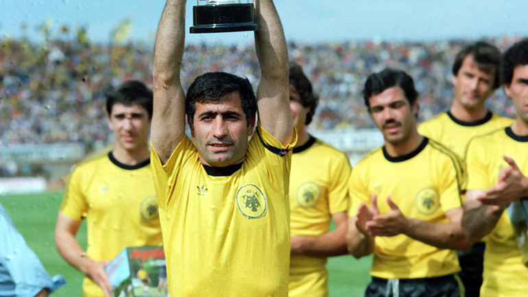 Μίμης Παπαϊωάννου: Την Παρασκευή (17/3) η κηδεία του – Σε λαϊκό προσκύνημα η σορός του