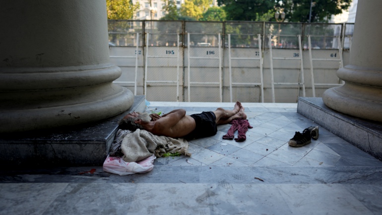 Αργεντινή: Σε απόγνωση πολλοί κάτοικοι εξαιτίας του πληθωρισμού που σπάει το φράγμα του 100%