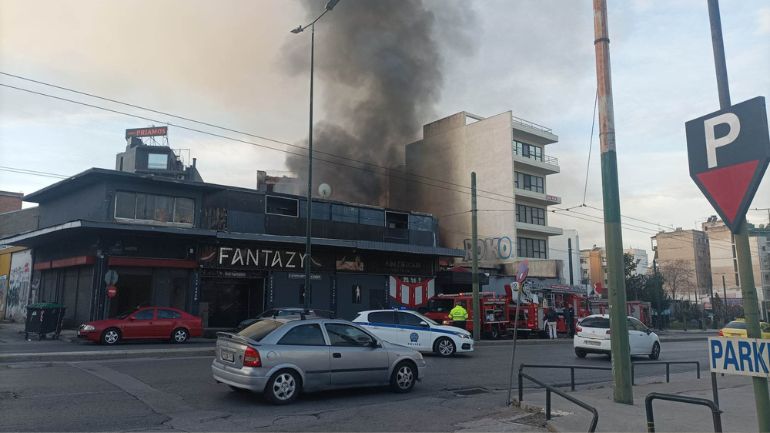 Πυρκαγιά σε κτήριο στην Πειραιώς