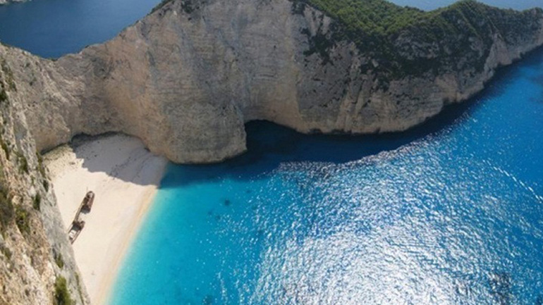 Με εισήγηση του Ευθ. Λέκκα ξανακλείνει το «Ναυάγιο» για λόγους ασφαλείας