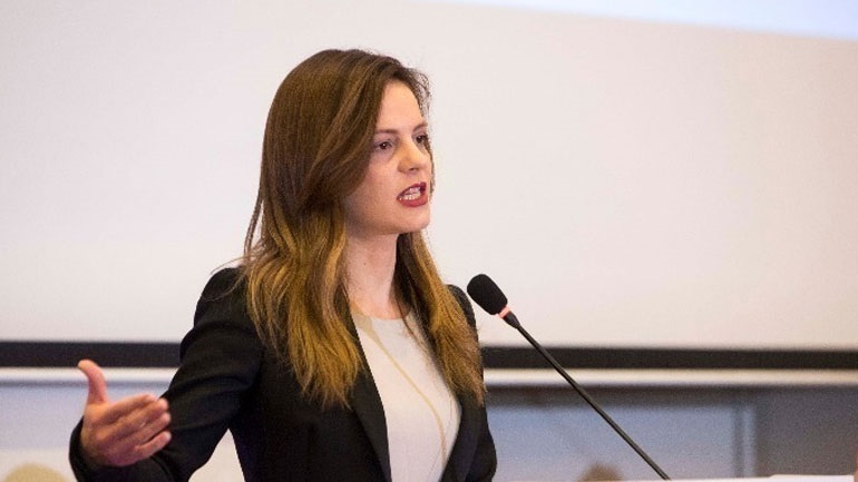 Αχτσιόγλου: Η κυβέρνηση δεν αναλαμβάνει καμία συγκεκριμένη ευθύνη