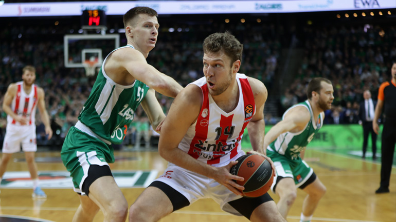 Νίκη διά χειρός Βεζένκοφ για τον Ολυμπιακό στη Λιθουανία, 74-72 τη Ζαλγκίρις