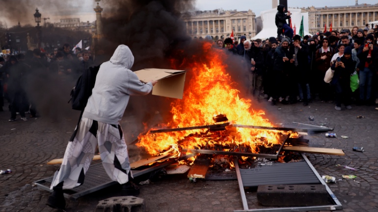Γαλλία: Επεισόδια μεταξύ διαδηλωτών και αστυνομίας στην Πλας ντε λα Κονκόρντ