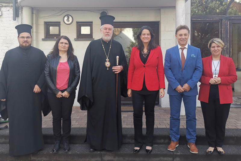 H υπ. Παιδείας, Ν. Κεραμέως με τον Μητροπολίτη Βελγίου Αθηναγόρα, κατά την επίσκεψή τους στο Ελληνικό Σχολείο Βρυξελλών (Σεπτέμβριος 2019)