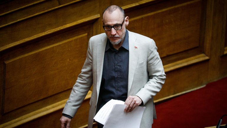 Τροχαίο ατύχημα για τον Κλέωνα Γρηγοριάδη στο πάρκινγκ της Βουλής