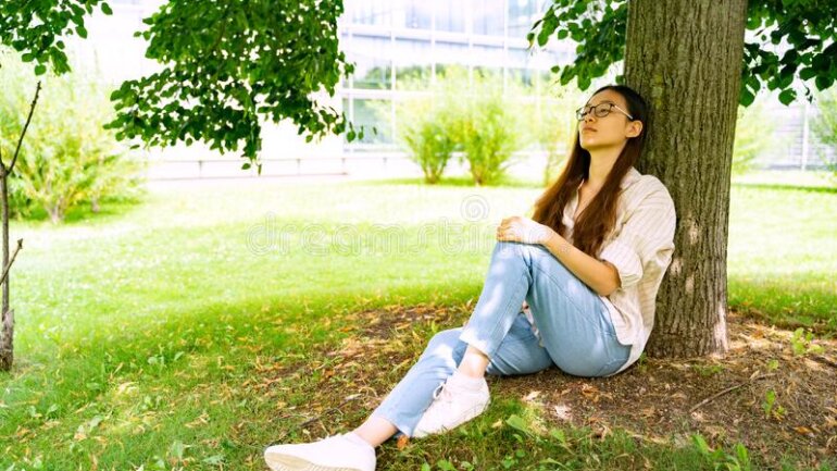 Πιο πράσινο, πιο ‘zzzzz’; Τα δέντρα μπορεί να μας βοηθήσουν να κοιμηθούμε