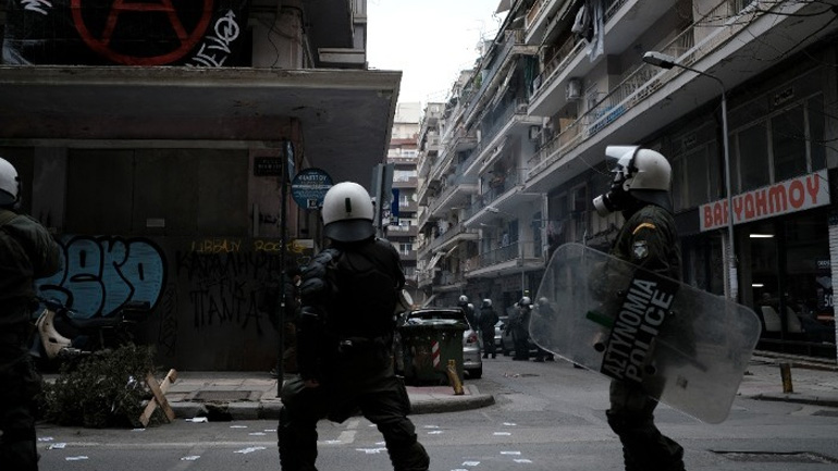 Θεσσαλονίκη: Σύλληψη 15 ατόμων στην επιχείρηση της ΕΛ.ΑΣ. σε πρώην κατάληψη