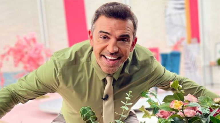 Στέφανος Κωνσταντινίδης: «Στο σπίτι όταν είμαι μόνος, κυκλοφορώ γυμνός, θέλω ελευθερία»