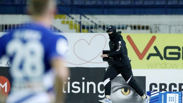 «Ντου» οπαδών του Ατρόμητου και ξύλο στο Περιστέρι