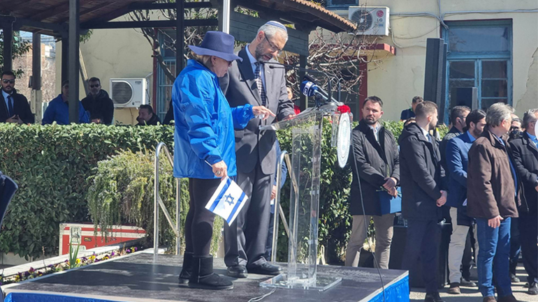 «Νικήσαμε το φοβερό Ολοκαύτωμα», είπε η 81 ετών Εβραία, Εστέρ Σολ, στη σιωπηρή πορεία μνήμης στη Θεσσαλονίκη