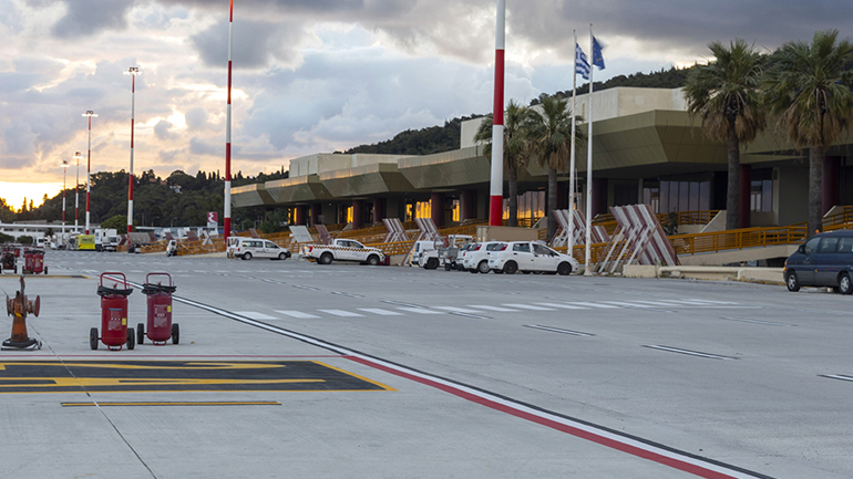 Βλάβη σε κινητήρα αεροσκάφους στη Ρόδο λόγω εισρόφησης πτηνού