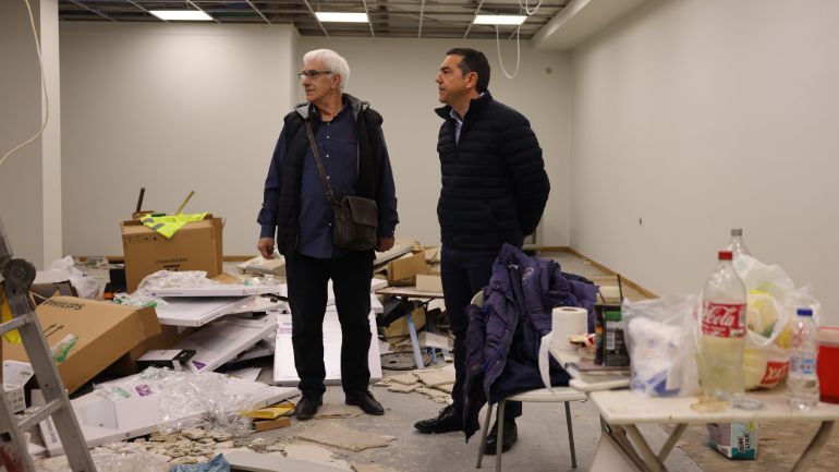 Tσίπρας: Γιατί 20 μέρες λένε ψέματα πως λειτουργούσε το Κέντρο Τηλεδιοίκησης Λάρισας, που είναι γιαπί από το καλοκαίρι του 2019;