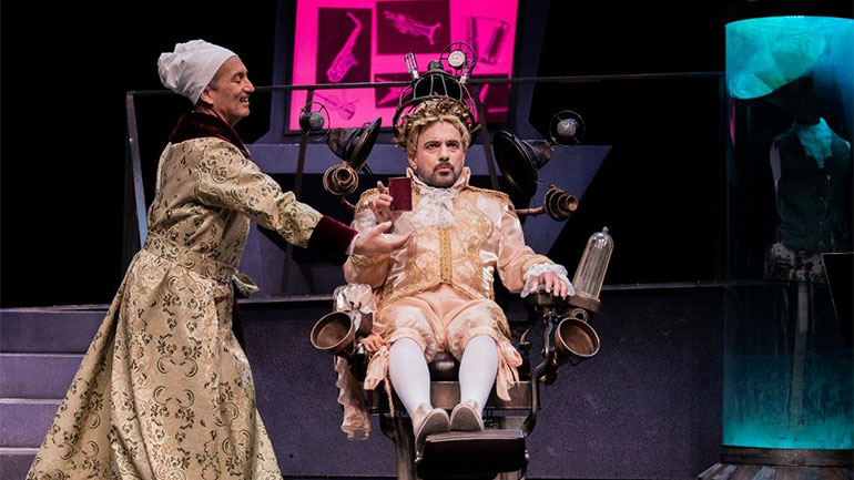 «Σιωπή, ο βασιλιάς ακούει»: Το μιούζικαλ του Νίκου Κυπουργού στη διαδικτυακή τηλεόραση της Λυρικής