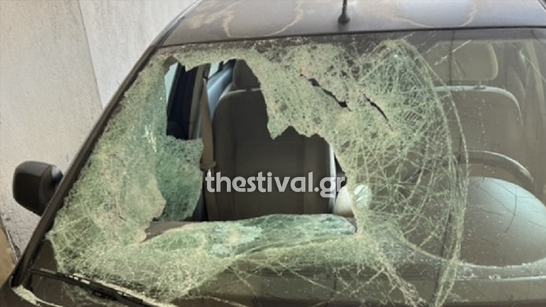 Κακουργηματικές διώξεις σε βάρος του απόστρατου που κλείστηκε στο Ι.Χ. με τα παιδιά του