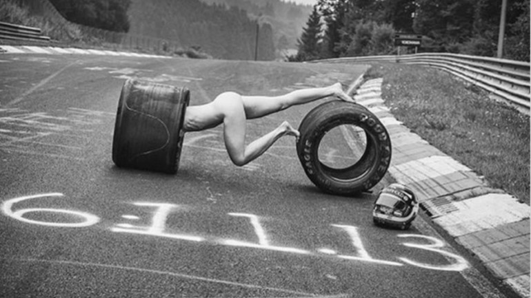 Νέα φωτογραφική έκθεση για τη μοτοσυκλέτα και το αυτοκίνητο από την Rachael Clegg