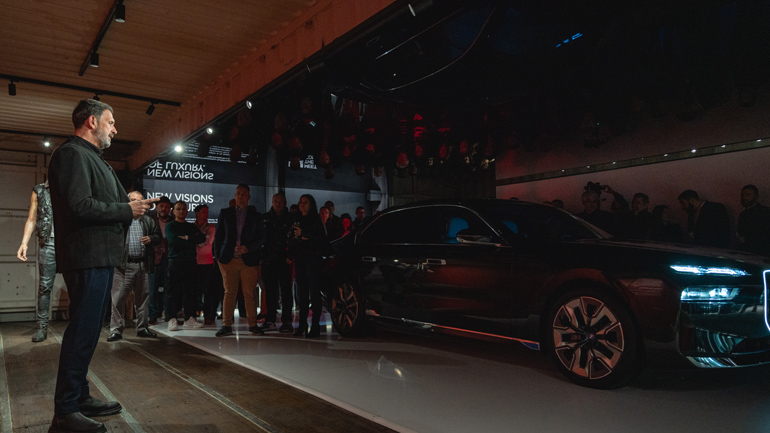 Η εμβληματική BMW i7 σε ειδική παρουσίαση υπό τους ήχους των Βαγγέλη Παπαθανασίου,  Ennio Morricone και Hans Zimmer