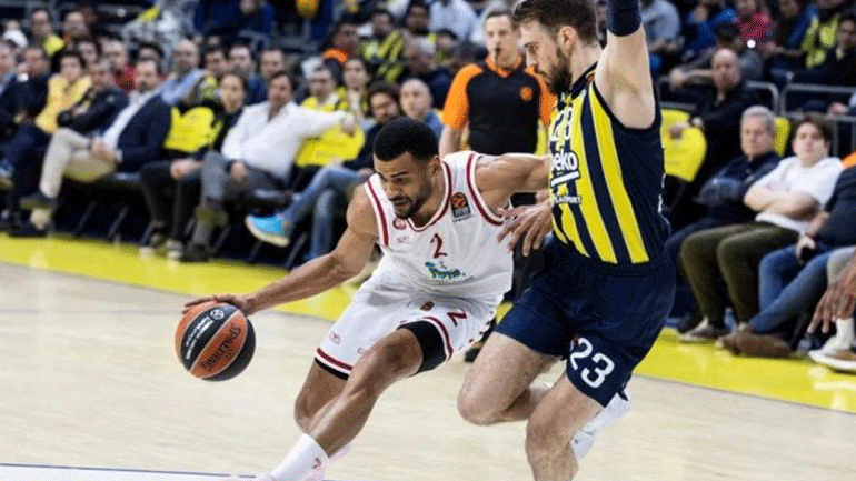 Euroleague: Απομακρύνεται από την τετράδα η Φενέρ, 82-75 η Αρμάνι