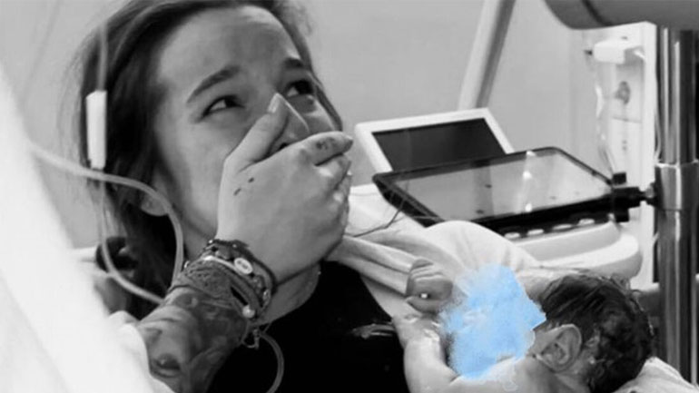 Εριέττα Κούρκουλου: Η φωτογραφία μετά τον τοκετό και το μήνυμα για τα γενέθλια του μωρού της