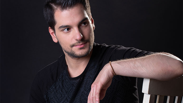 Ο Αποστόλης Ξένος στη μουσική σκηνή Σφίγγα