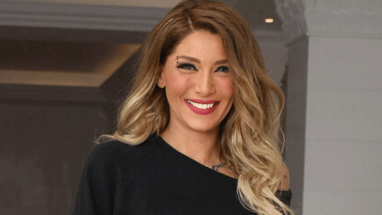 Αγγελική Ηλιάδη: Με ποια γνωστή τραγουδίστρια την έχουν μπερδέψει; Αγγελική Ηλιάδη: Με ποια γνωστή τραγουδίστρια την έχουν μπερδέψει;