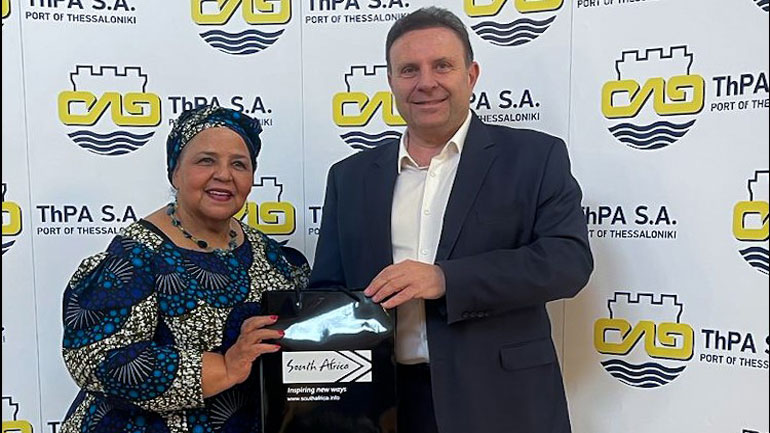 Στις εγκαταστάσεις του λιμανιού και της ΟΛΘ ΑΕ, η Πρέσβης της Νότιας Αφρικής, Beryl Rose Sisulu