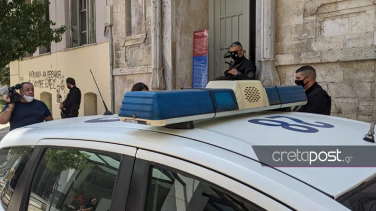 Στο Αυτόφωρο οι δύο άνδρες για τον καυγά στο σουβλατζίδικο