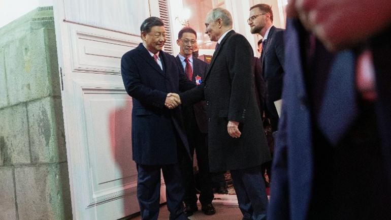 Ο Κινέζος πρόεδρος Σι Τζινπίνγκ αναχώρησε από τη Μόσχα μετά τη σύνοδο κορυφής με τον Πούτιν