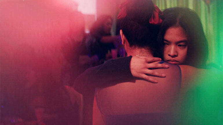 «Holy Emy»: Διθυραμβικά σχόλια από τη Le Monde για την ταινία της Αρασέλης Λαιμού