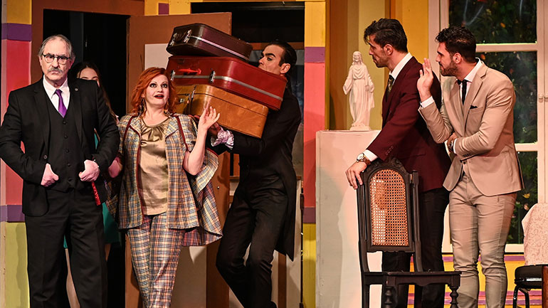 «Το Κλουβί με τις Τρελές» για λίγες παραστάσεις στο θέατρο Αθήναιον