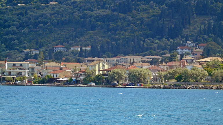 Φωτιά σε θαλαμηγό ανοιχτά της Νικιάνας στη Λευκάδα – Σώος ο επιβαίνων