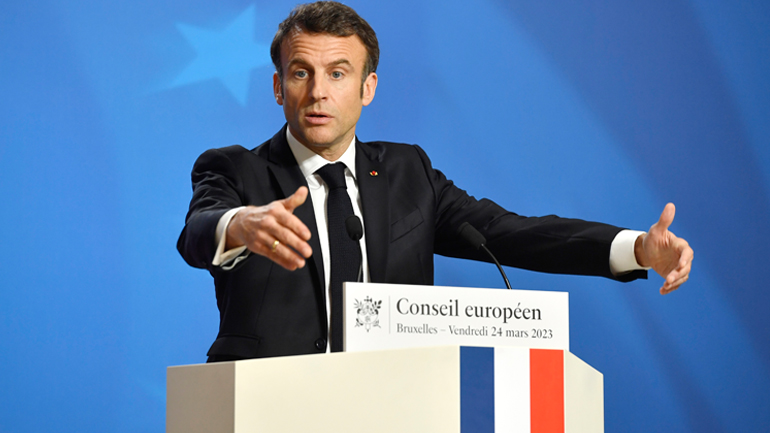 Μακρόν: Ανάγκη στήριξης της Τυνησίας για να περιοριστεί η μεταναστευτική πίεση που δέχεται η Ευρώπη