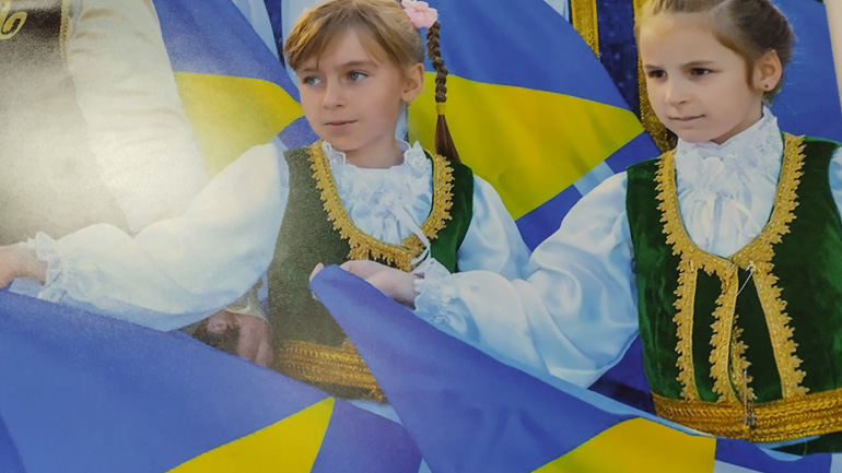 Θεσσαλονίκη: Έλληνες και Ουκρανοί πρόσφυγες γιόρτασαν την επέτειο της 25ης Μαρτίου