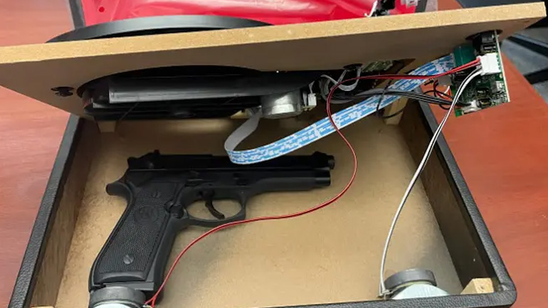 Ταυτοποιήθηκε 30χρονος που παρήγγειλε όπλο μέσω του dark web – Ήταν κρυμμένο σε πικάπ