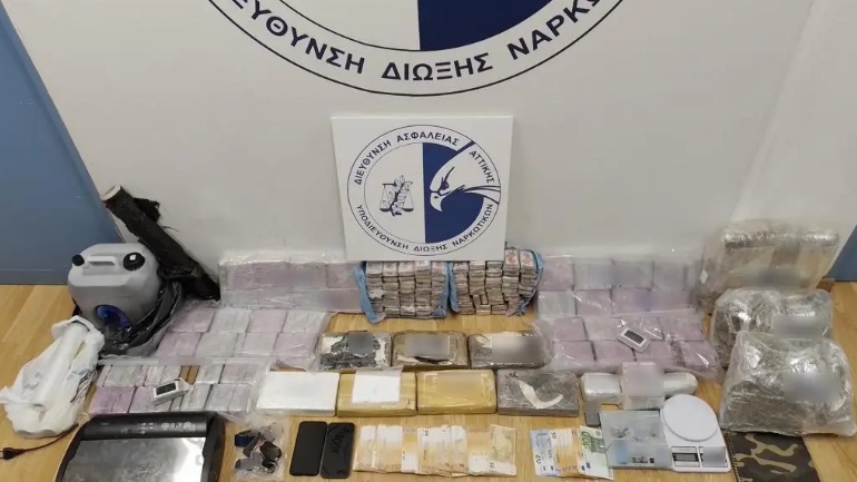 Βόρεια προάστια: Συνελήφθη με 7,5 κιλά κοκαΐνης για διακίνηση ναρκωτικών