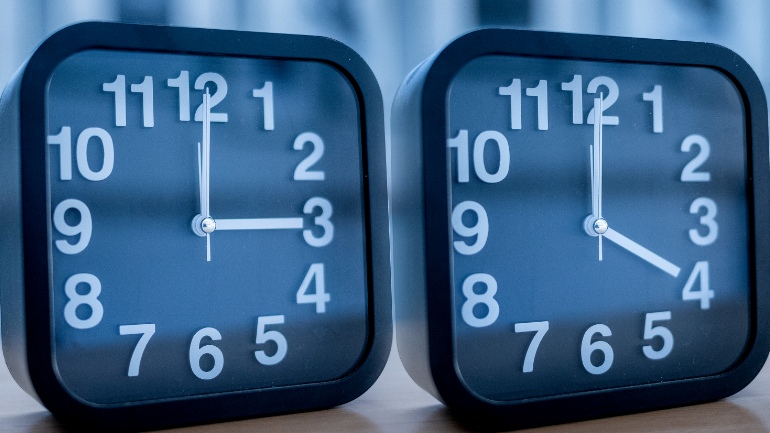 Αλλαγή ώρας: Στις 3 τα ξημερώματα της Κυριακής τα ρολόγια πηγαίνουν μια ώρα μπροστά