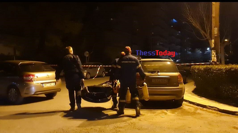 Θεσσαλονίκη: Λήξη συναγερμού για τη γυναίκα που απειλούσε να πέσει στο κενό